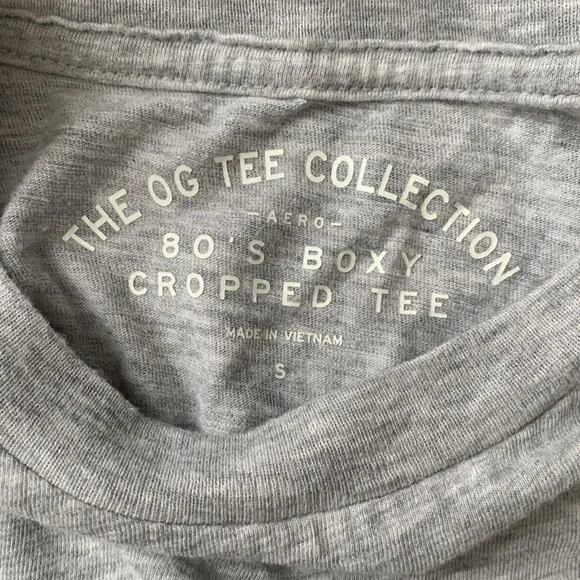 Aeropostale 80’s boxy cropped tee with peace sign patch size small - Picture 4 of 4